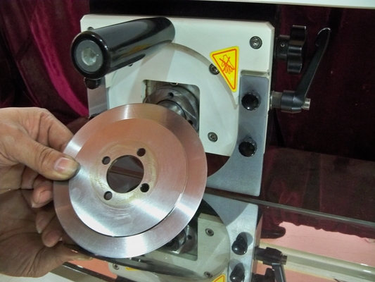 پاکسازی قابل تنظیم و برش بدون نگرانی با ماشین جدا کننده PCB